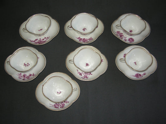 Thun, wit met rose bloemetjes, kop & schotels