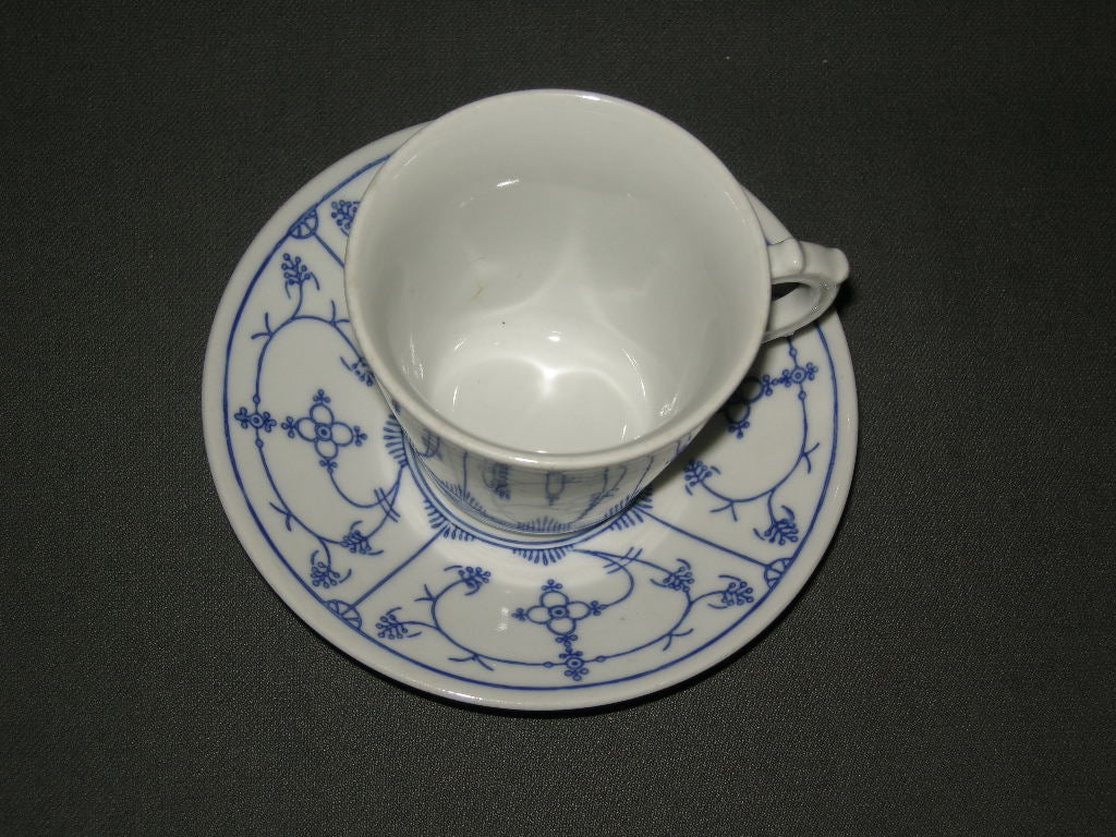 Jäger Blau Saks koffiekop & schotel O8 hoogte 7,5 cm. diepe schotel 13 cm.