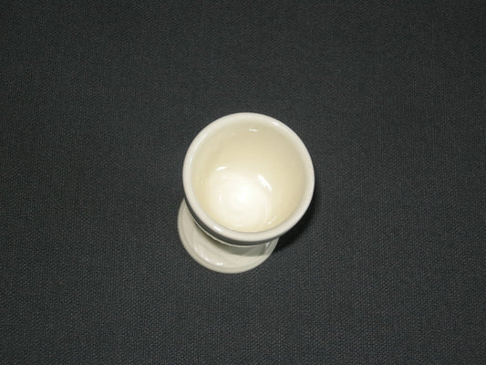 Royal Creamware Recamier eierdopje