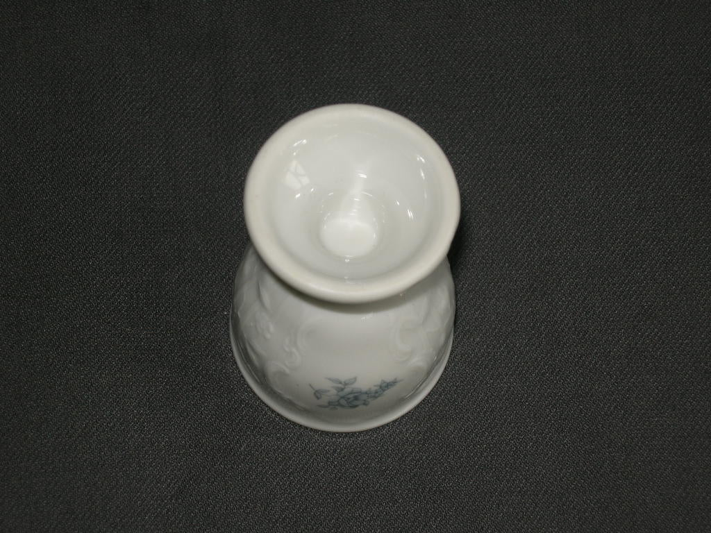 Rosenthal Sanssouci spierwit met blauw / grijze bloemetjes eierdopje
