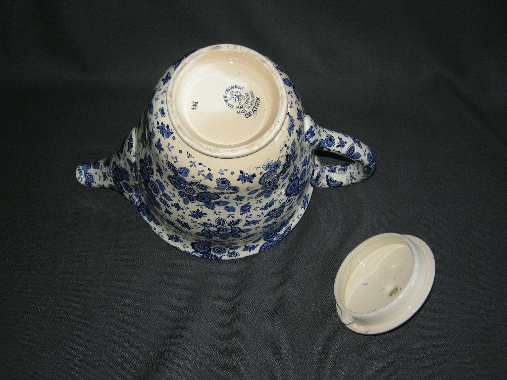 Societe Ceramique Beatrix koffiepot met beschadiging