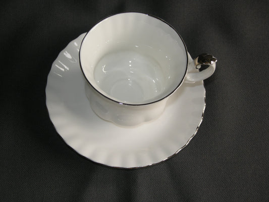 Royal Albert Chantilly kop & schotel O7,4 cm.