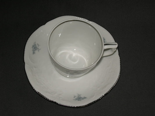 Rosenthal Sanssouci spierwit met blauw / grijze bloemetjes koffiekop & schotel