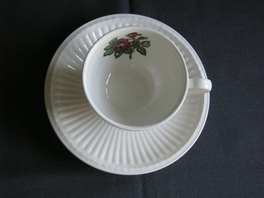 Wedgwood Moss Rose kop & schotel O8 cm.