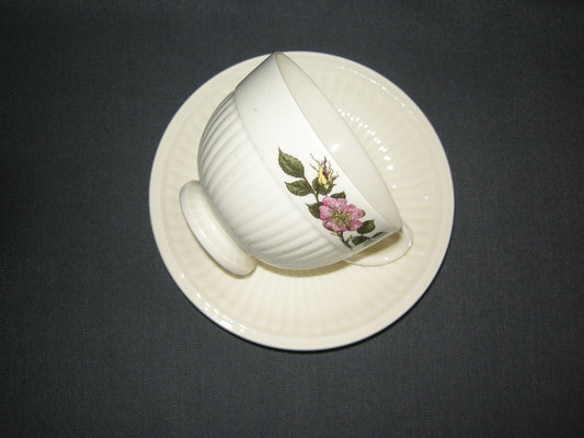Wedgwood Briar Rose kop en schotel O9 cm.