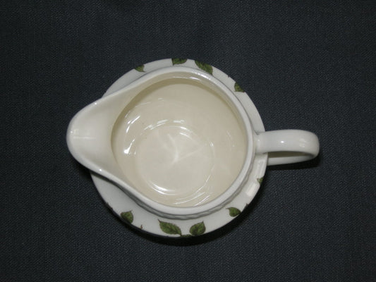 Wedgwood Briar Rose melkkannetje