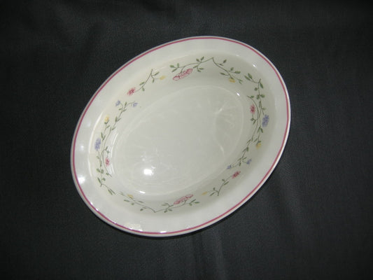 Johnson Bro's Summer Chintz ovenschaal ovaal 24,5 x 19,5 x 5,5 cm.