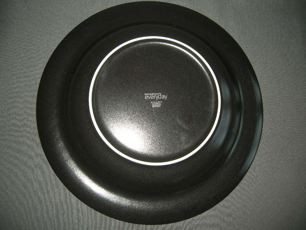 Wedgwood Everyday Black & White bord zwart O28 cm.