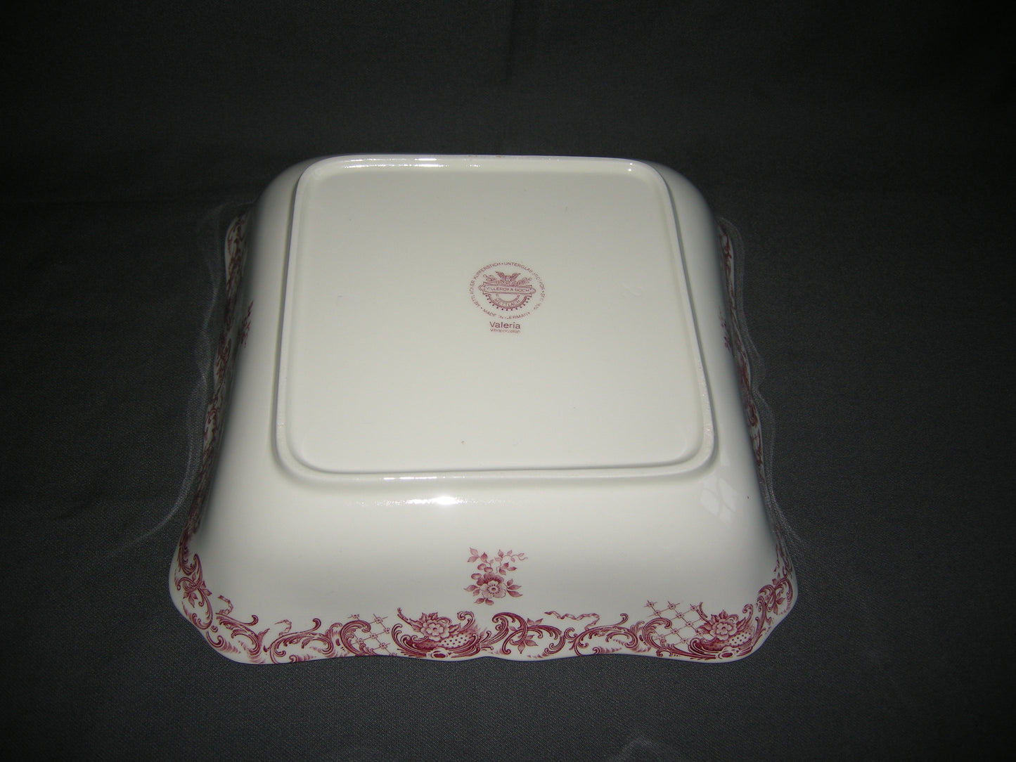 Villeroy & Boch Valeria rood schaal 25,5 x 25,5 x 7 cm.
