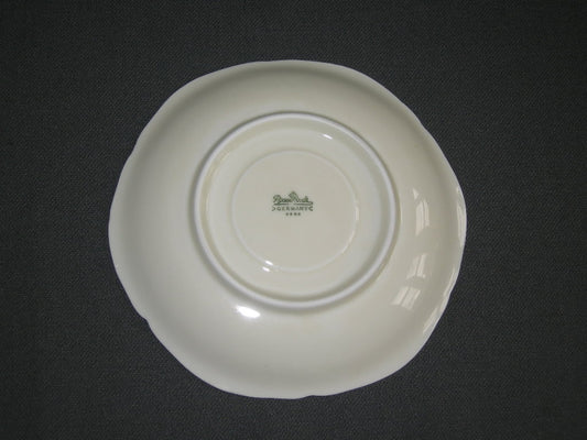 Rosenthal Sanssouci roomwit met rozenknop schotel O13,8 cm.