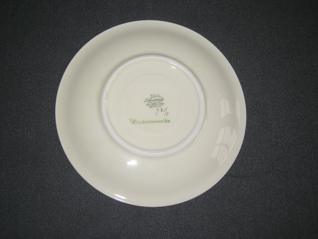 Krautheim Wiesengrund & Bergeshöh'n schotel O15 cm. decor Studentennelke