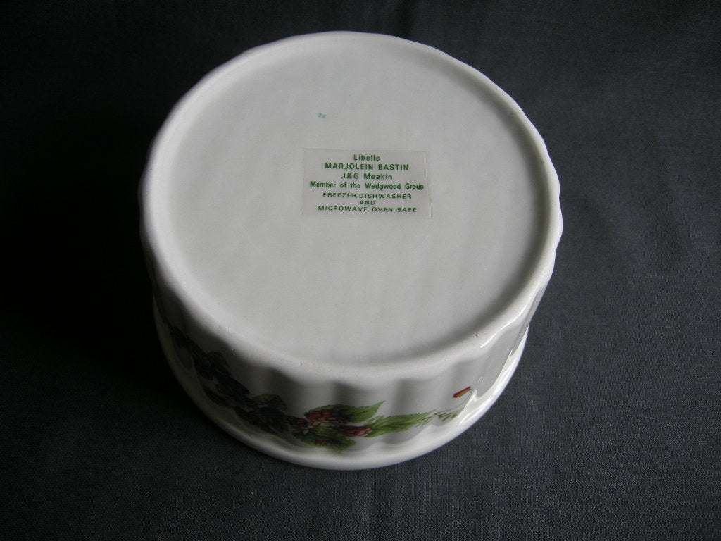J&G Meakin Marjolein Bastin bosvruchten souffleschaal O18 cm.