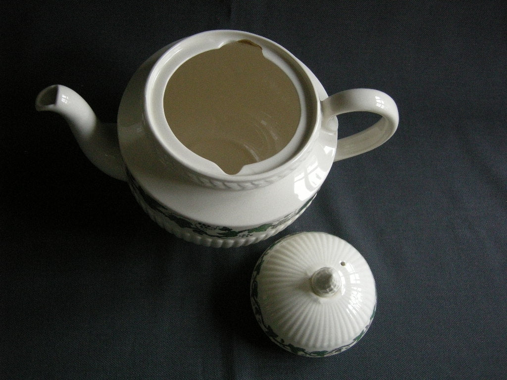 Wedgwood Stratford theepot met beschadiging