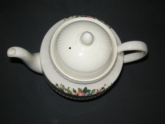 Wedgwood Conway theepot met craquelé in bodem