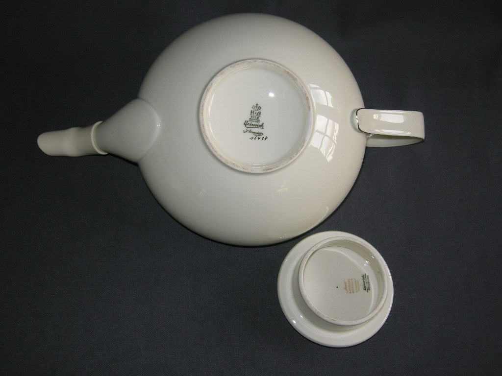Heinrich Anmut 16438 roomwit met goudkleurig randje theepot