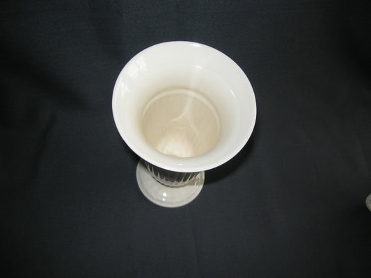 Wedgwood Edme plain vaas hoogte 22 cm.
