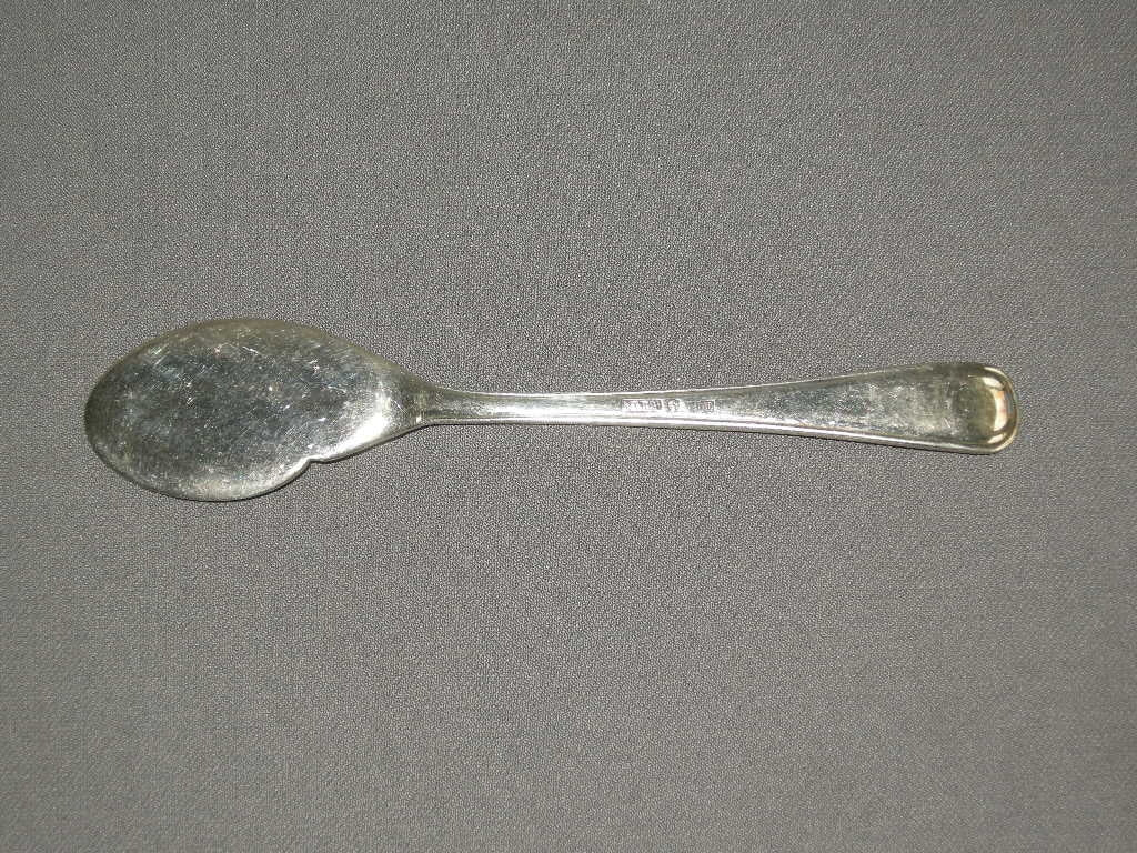 Keltum verzilverd rondfilet vismessen