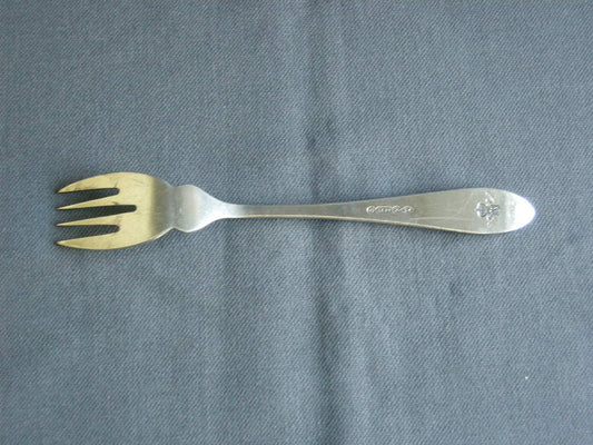 Gero verzilverd model 618 puntfilet visvork met logo KLM