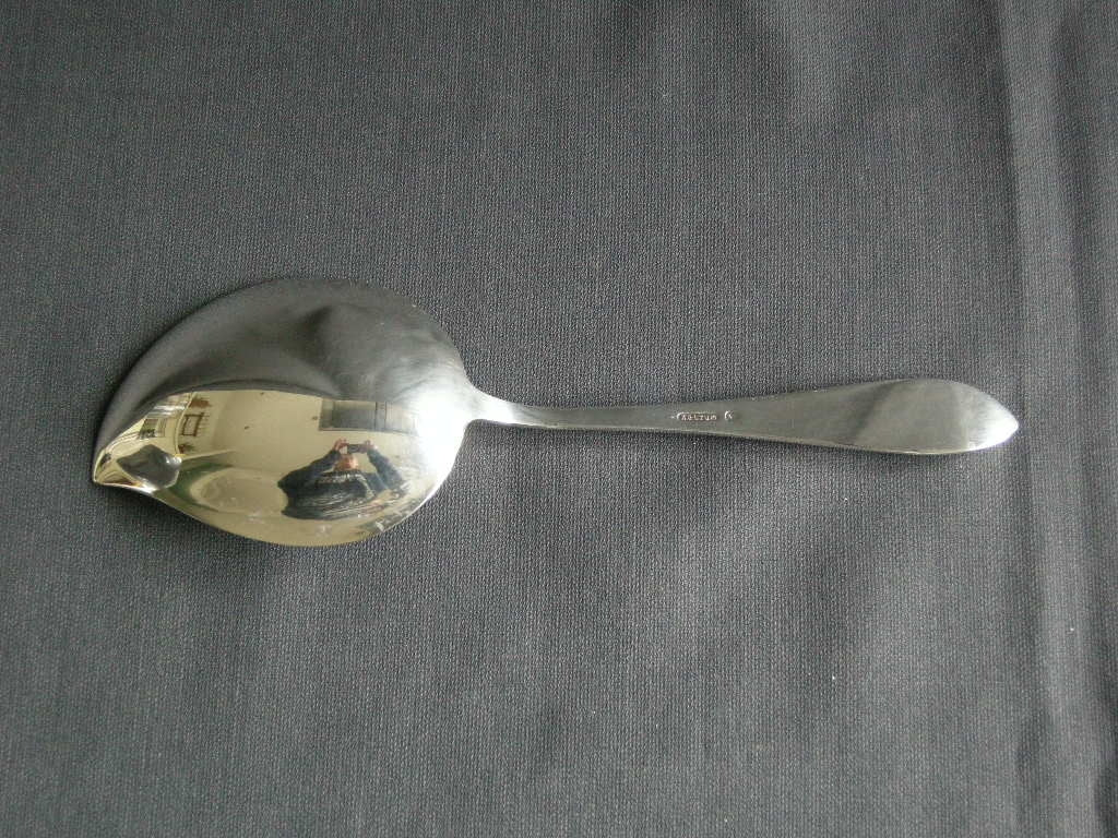 Keltum verzilverd P8 puntfilet vlalepel 22,5 cm.