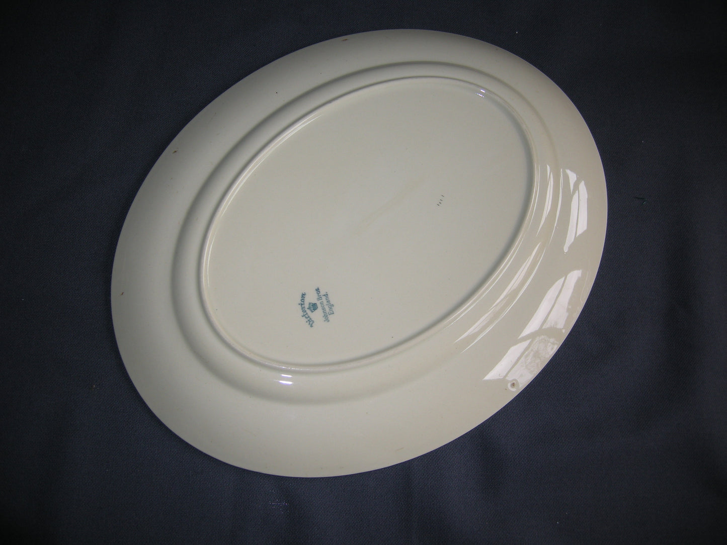 Johnson Bro's Victorian 765224 roomwit pastelgroen zilver vleesschaal 31 cm.