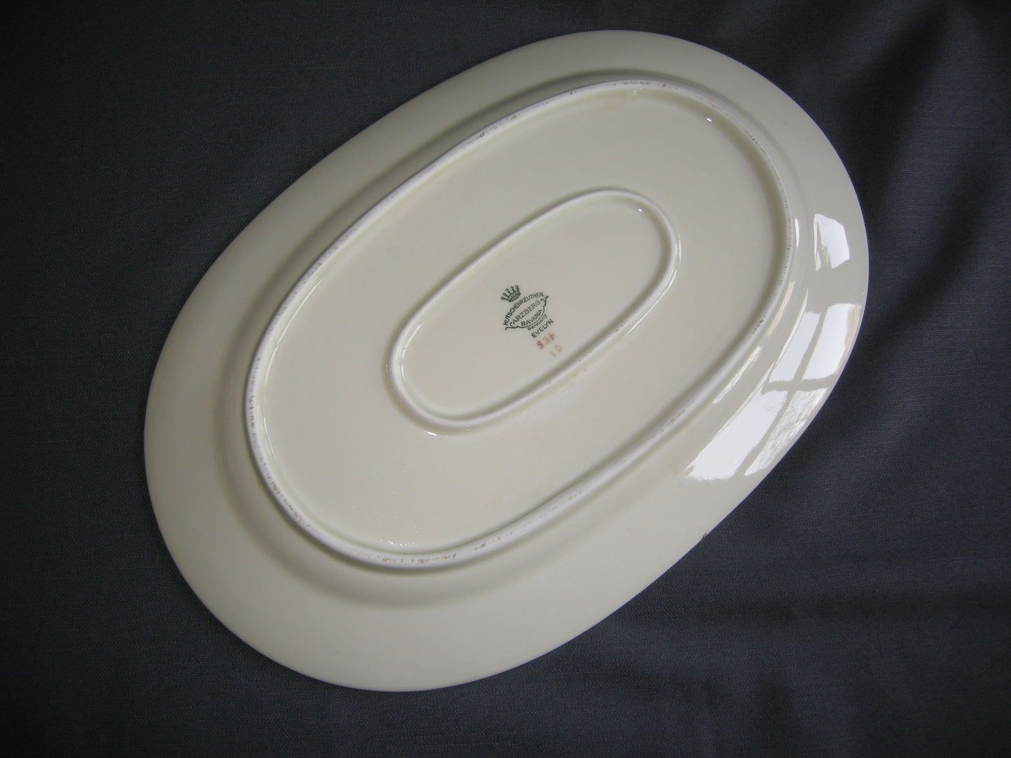 Hütschenreuther Arzberg Evelyn 835 vleesschaal 33,5 cm.
