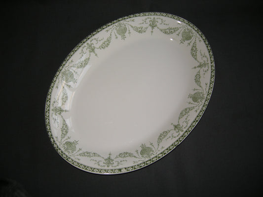 F.W. & Co. Romney vleesschaal 36 x 27 cm. met beschadiging