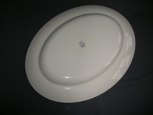 Wedgwood Moss Rose vleesschaal 40 x 31 cm.
