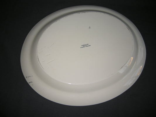 Wedgwood Moustiers vleesschaal 42,5 x 35,5 cm. lichte verkleuring