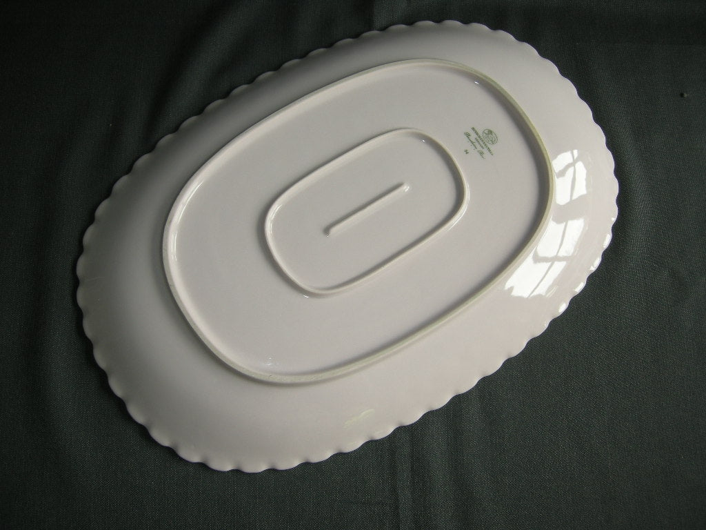 Hütschenreuther Porcelaine Rose decor kleine rozen vleesschaal 38,5 x 26 cm.