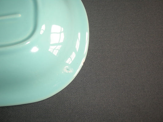 Huizen pastel aqua vleesschaaltje met beschadiging