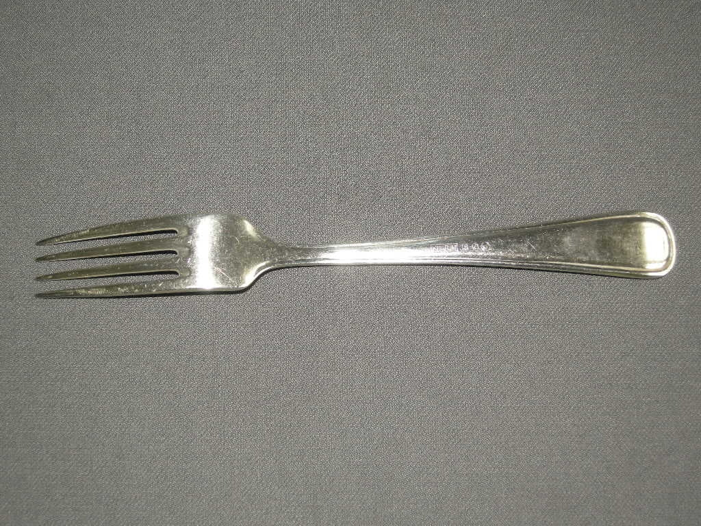 Keltum verzilverd rondfilet vork 20,5 cm.