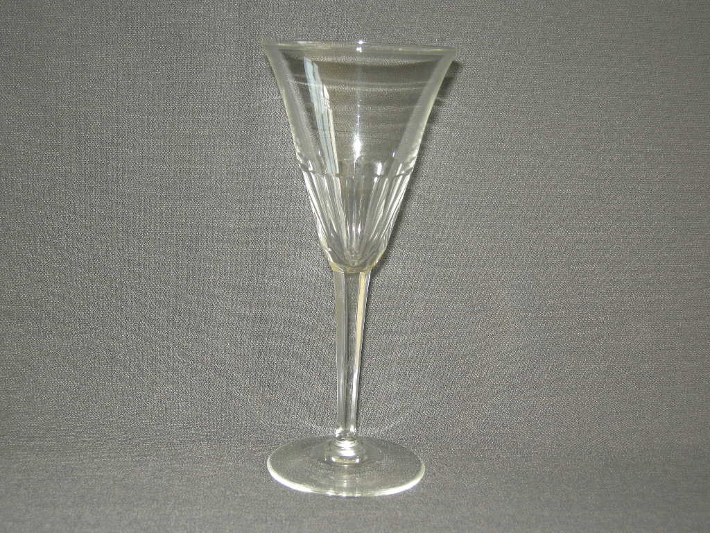 glas - kristal diverse glazen 001a. 10 glazen met geslepen been en facetten in kelk