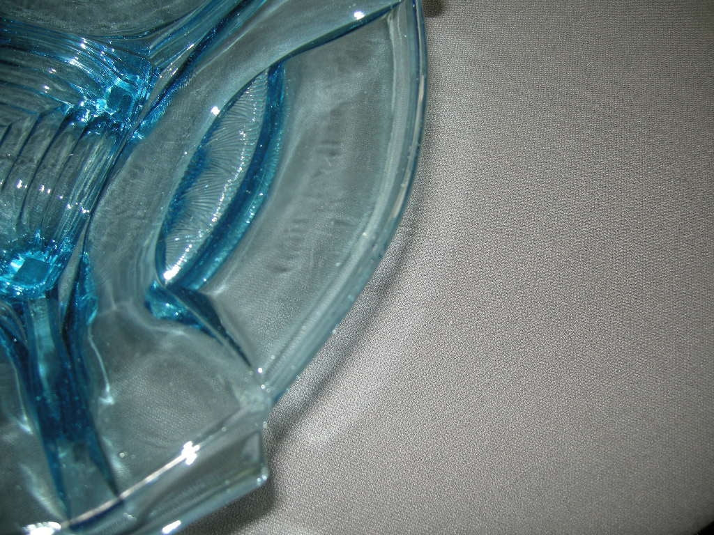 glas - kristal lichtblauw glas 001. (fruit)schaal