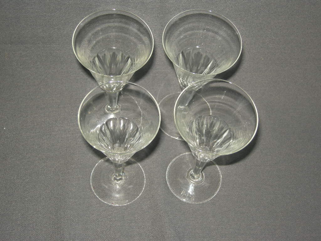 glas - kristal diverse glazen 001c. 4 glazen met geslepen been en facetten in kelk