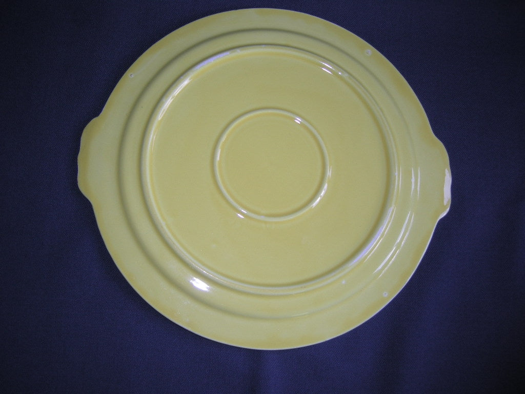 diverse puddingvormen 001. Petrus Regout felgeel
