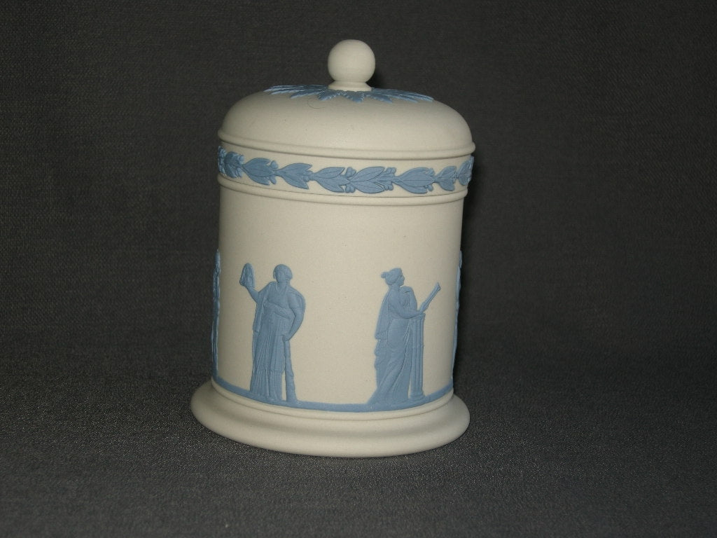 Wedgwood Jasperware wit - blauw 001. potje met deksel
