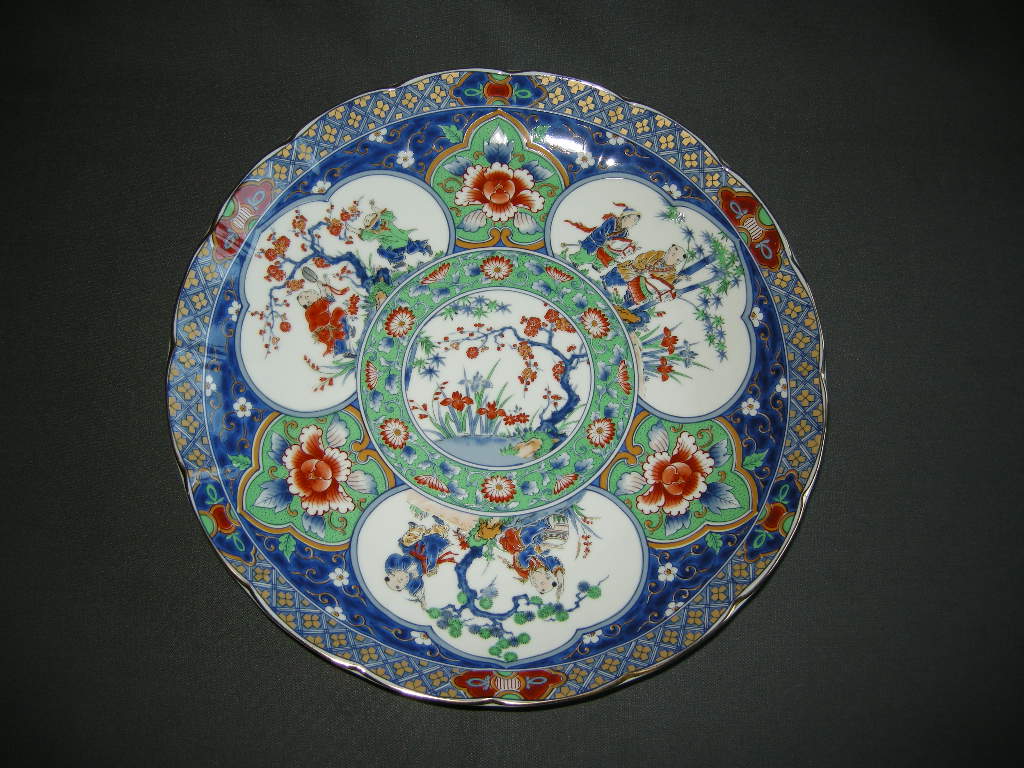 diverse Japans 001. schaal O31 cm. op voet