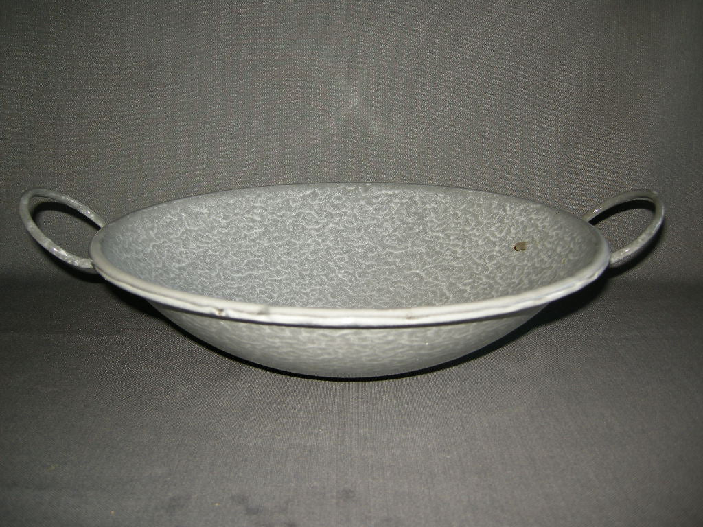emaille grijs gewolkt 001. wok
