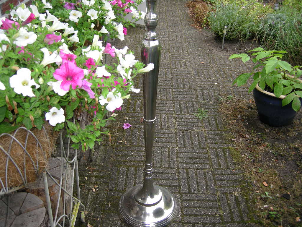 brocante verchroomd 001. hoge kandelaar