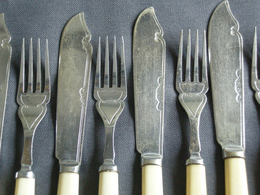 Gebruikt bestek diverse 001. 6 vismessen + 6 visvorken