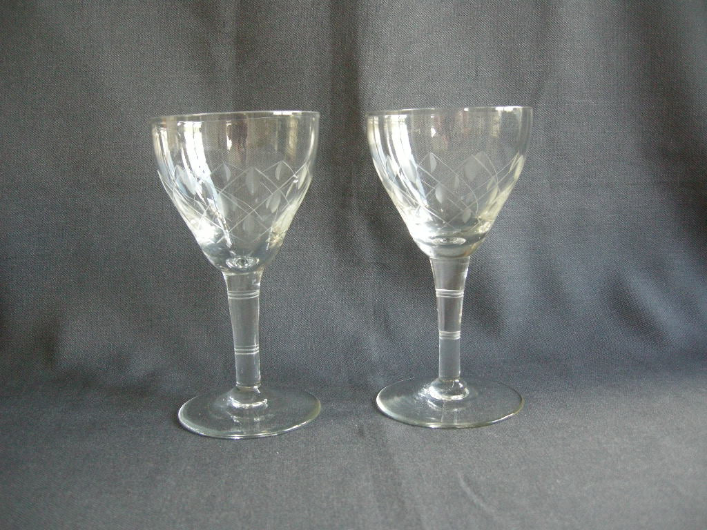 glas - kristal Maastricht Sumatra Vrijheid 001b. Set van 2 glazen op steel O7 cm., hoogte 14,5 cm.