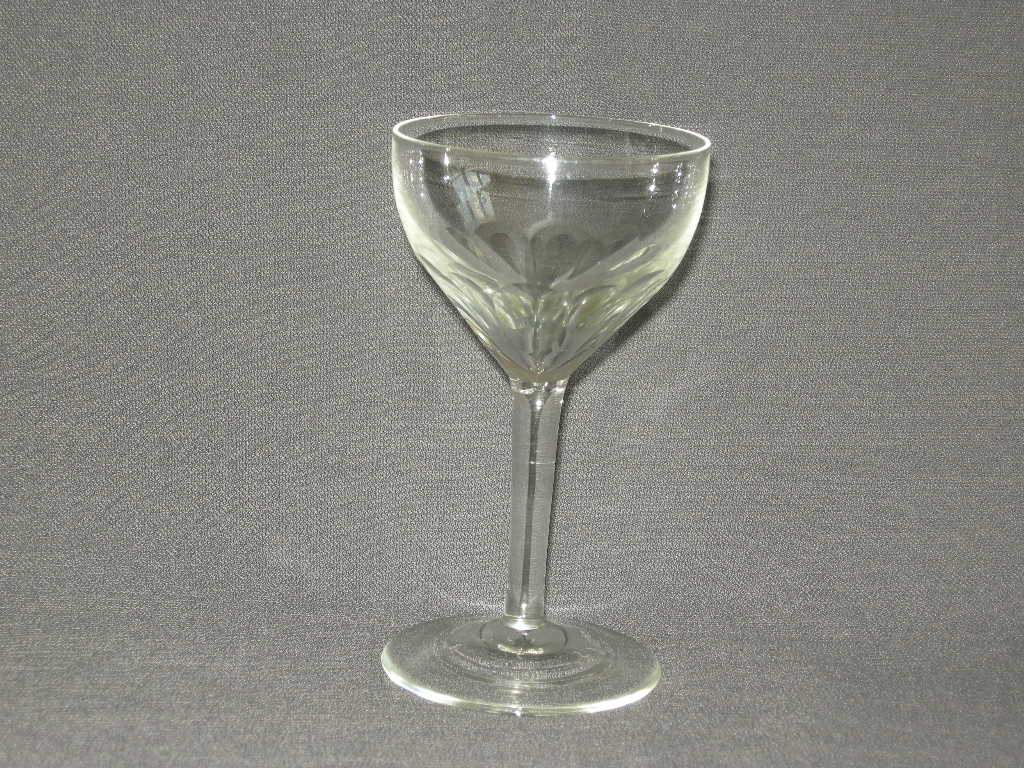 glas - kristal diverse glazen 002. 4 glazen met glad been en lotusfacetten in kelk