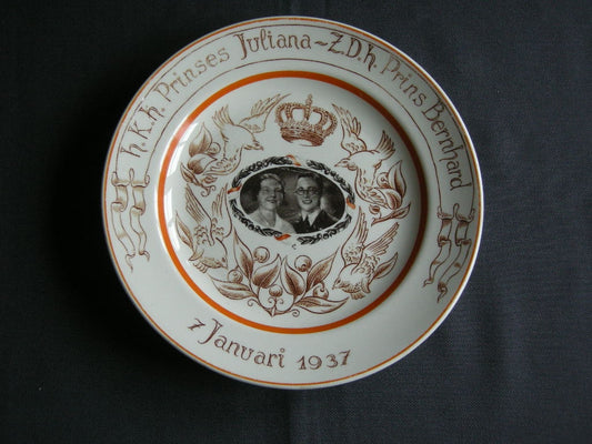 Verzamelen Koninklijk Huis 002. Petrus Regout wandbord Juliana Bernhard