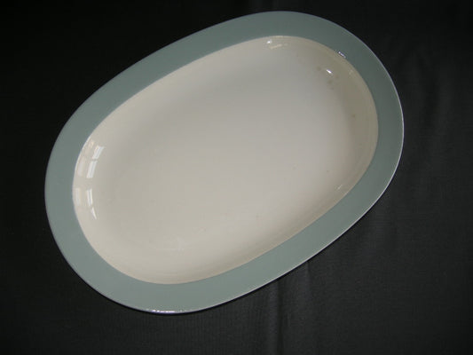 Petrus Regout pastel celadon 002. vleesschaal