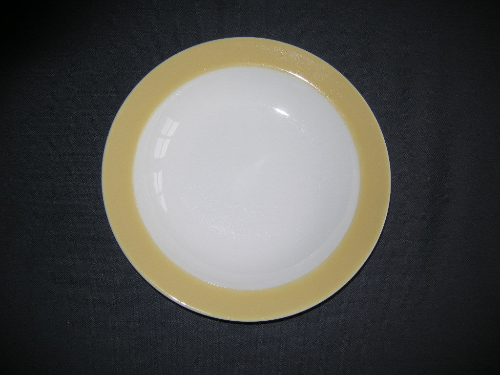 Petrus Regout / Royal Sphinx pastel okergeel 004. soepbord