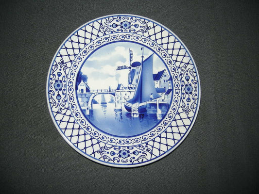 Elsterwerda Keramik blauw - witte wandborden 002. doorsnee 18 cm.
