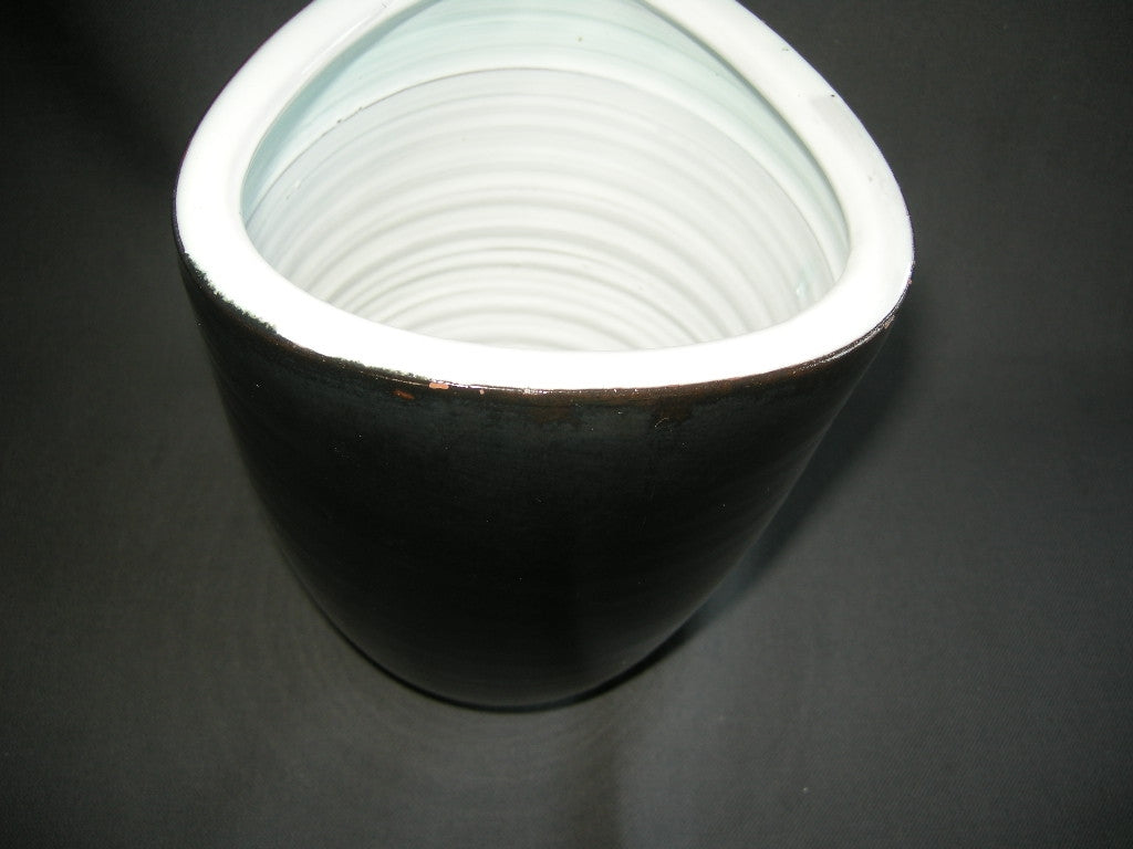 Nagtegaal 002. zwarte vaas
