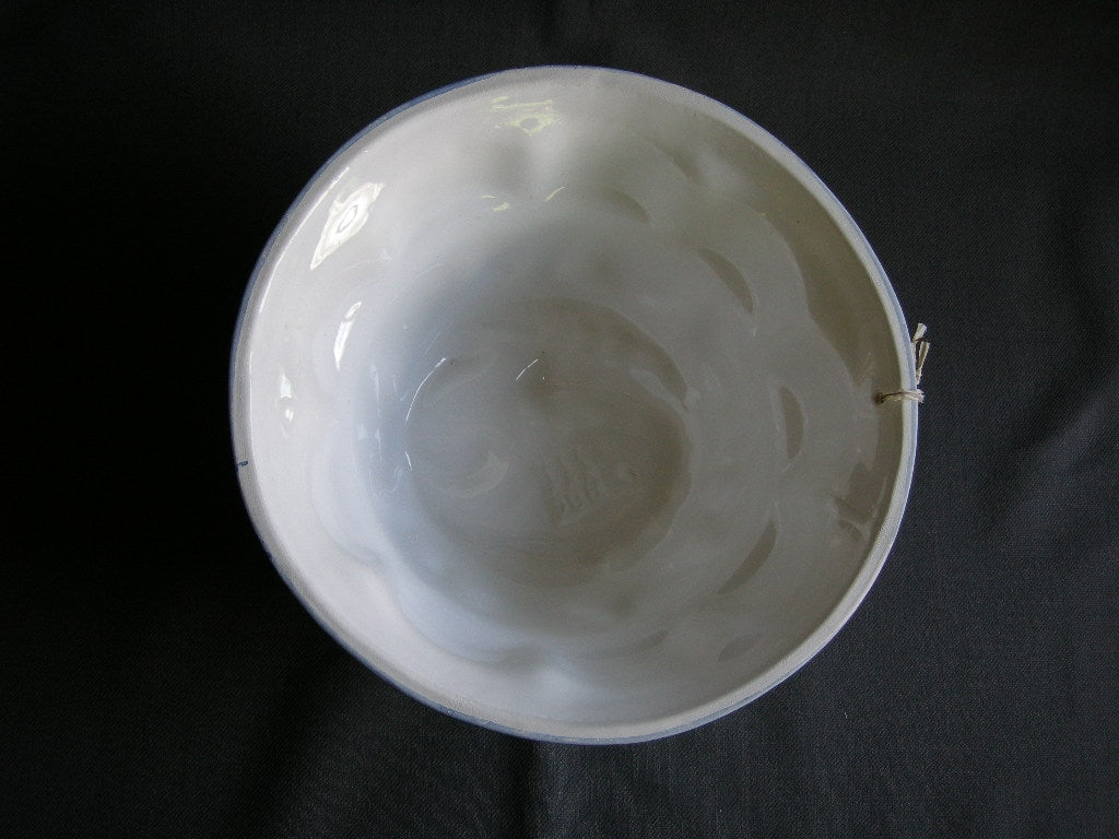 diverse puddingvormen 002. wit met blauwe rand