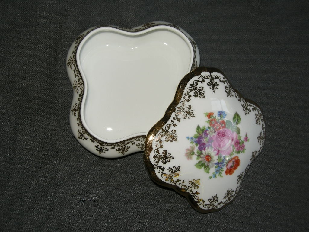 Limoges diverse 002. dekselschaaltje