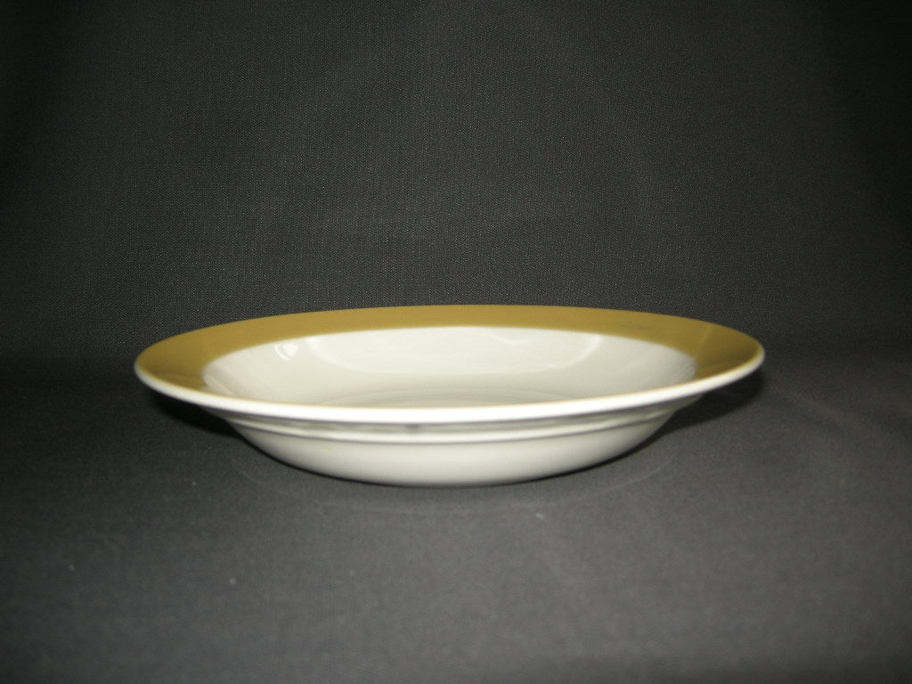Petrus Regout / Royal Sphinx pastel okergeel 002. soepbord